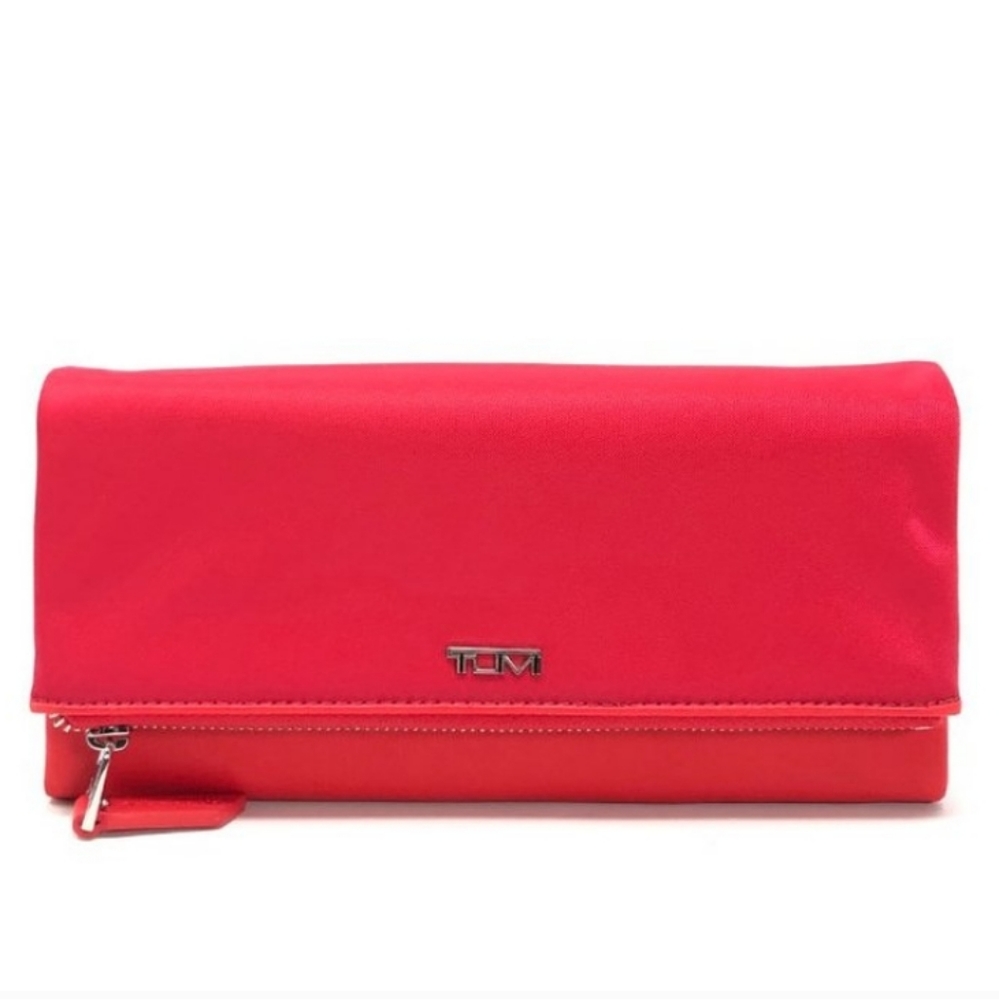 NWOT Tumi Voyageur Flap Continental Wallet in Hot Pink
